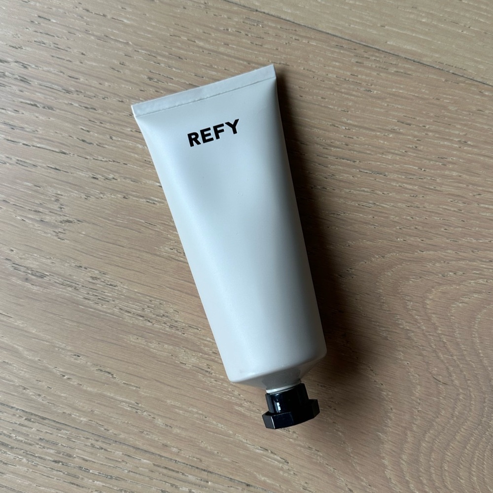 REFY • Body Glow Topaz